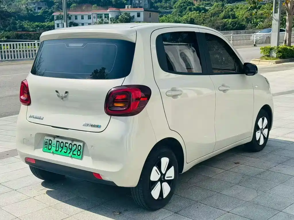 Wuling Hongguang MINI EV 2025 4th Generation 4-Door Advanced Edition