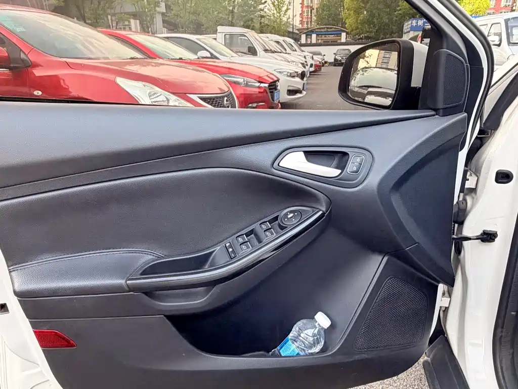Ford Focus 2017 Hatchback EcoBoost 125 Automatic Trend Edition Smart Drive