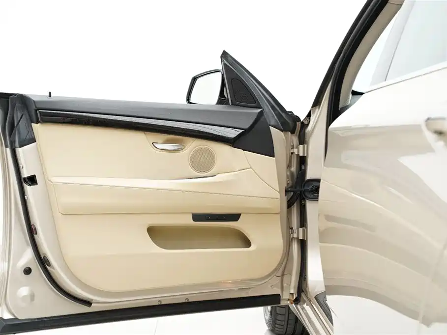 BMW 5 Series GT 2013 535i xDrive Luxury