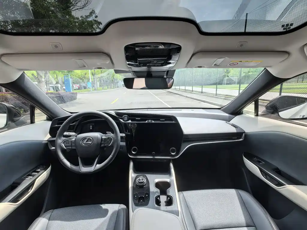 Lexus RZ 2023 450e AWD Luxury Edition