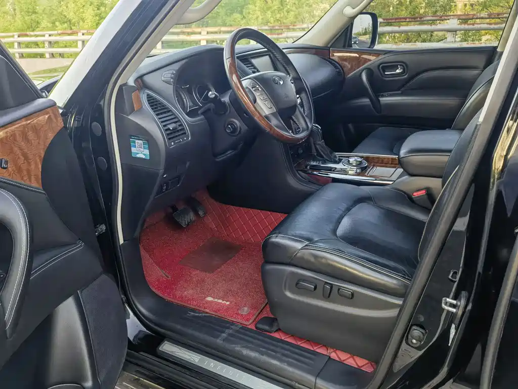 Infiniti QX80 2016 5.6L 4WD