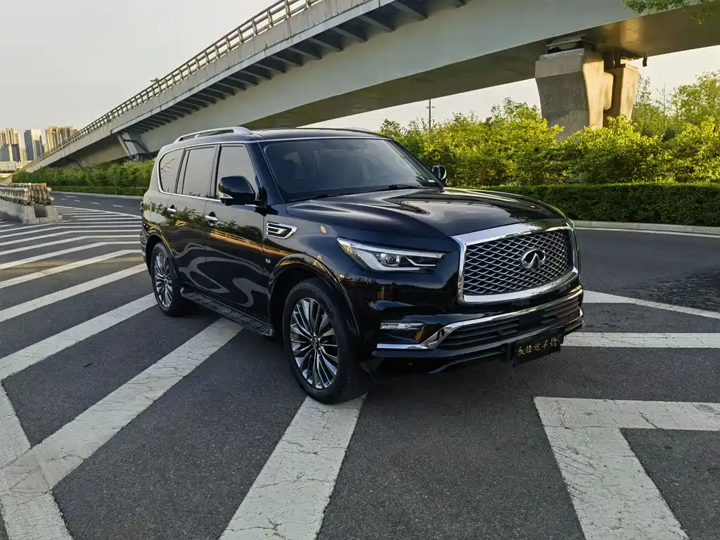 Infiniti QX80 2016 5.6L 4WD