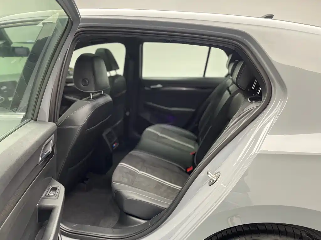 Golf 2023 Facelift 280TSI DSG R-Line Lite