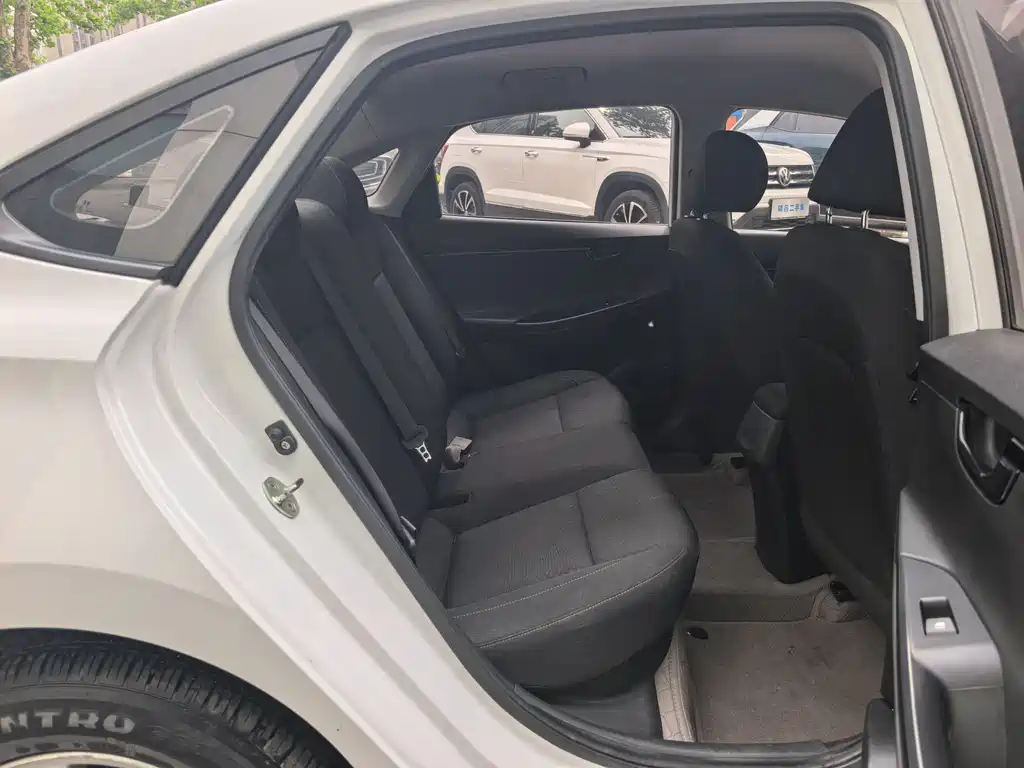 Elantra 2018 1.6L Automatic GL National VI