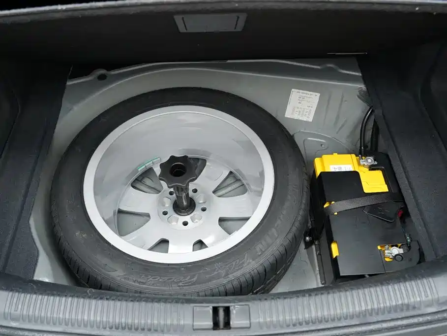 Audi A6L 2010 2.4L Technical Edition