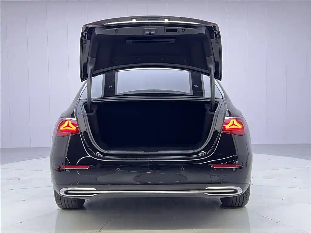 Mercedes-Benz E-Class 2024 E 260 L