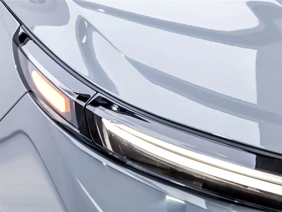 Li Auto L8 2025 Max Smart Refresh Edition
