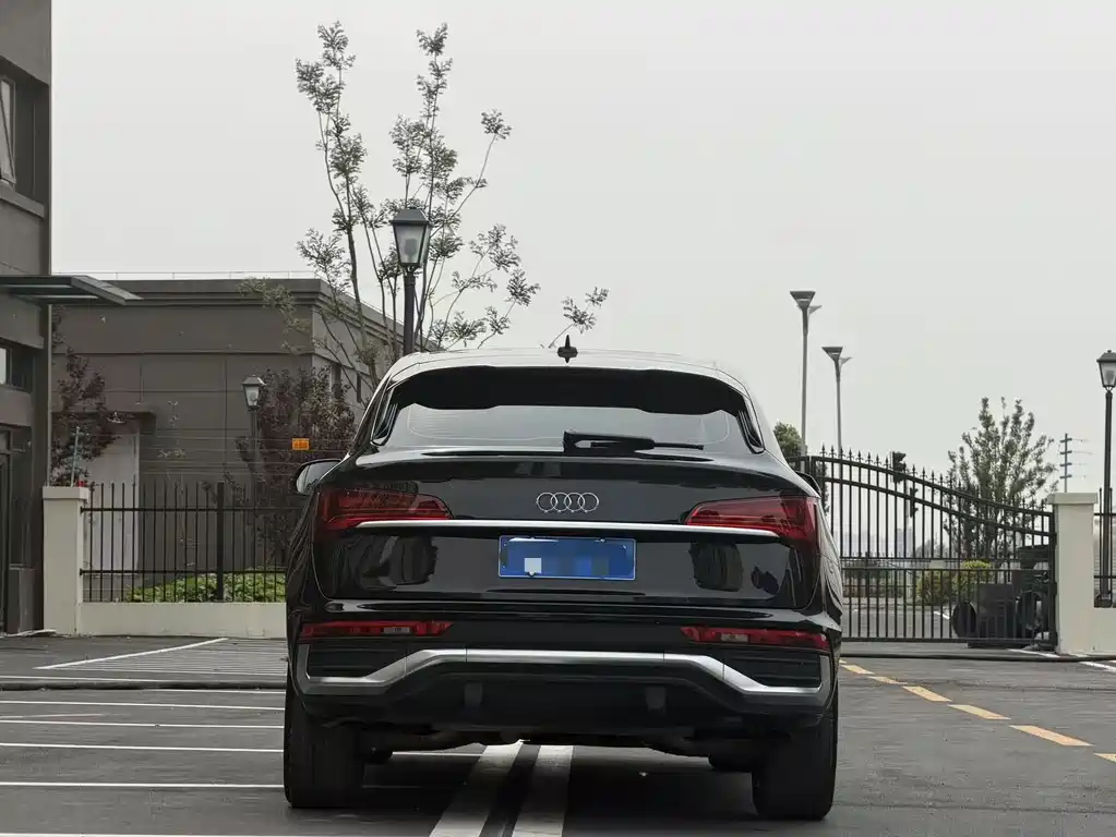 Audi Q5L Sportback 2022 40 TFSI RS Kit Speed Edition