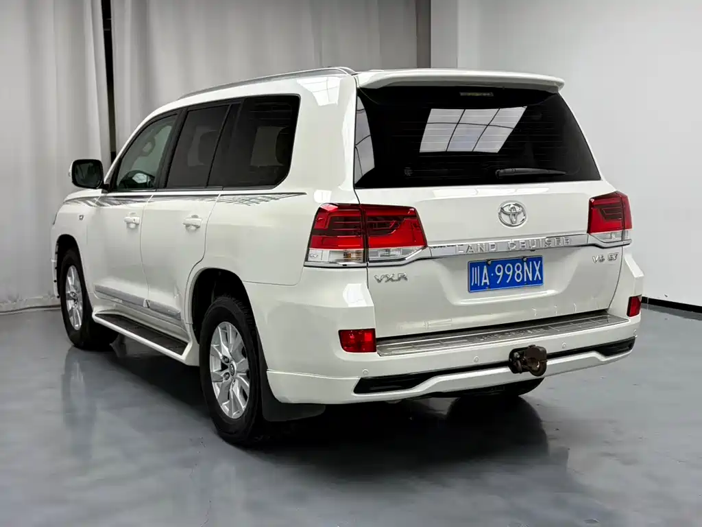 Toyota Land Cruiser (Import) 2017 5.7L VXR