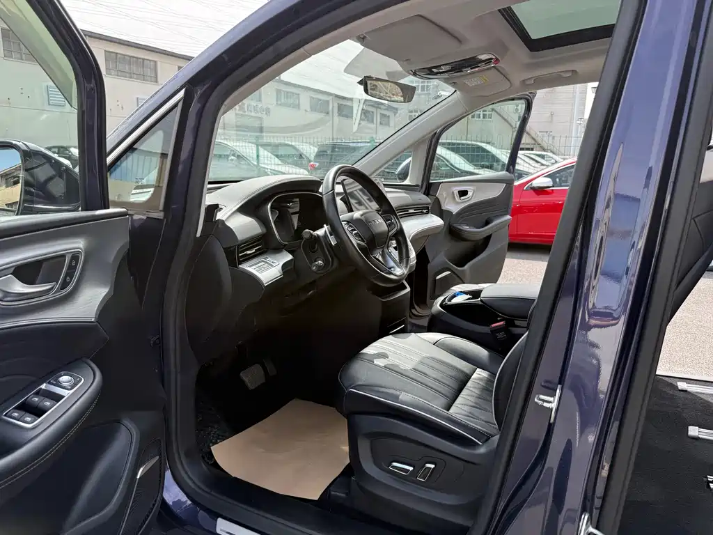 Roewe iMAX8 2023 400TGI Comfort Edition