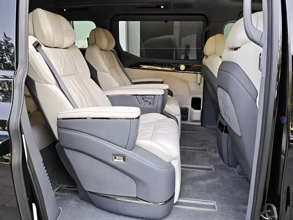Zeekr 009 2024 7-Seater Aisle Edition AWD 108kWh
