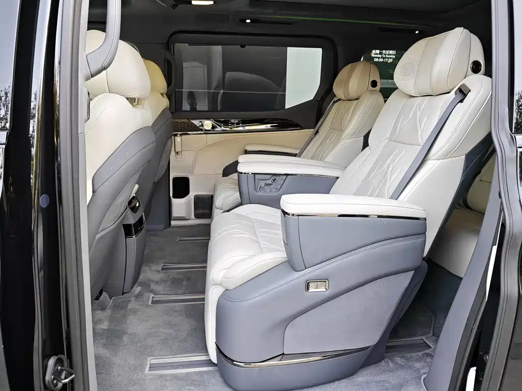 Zeekr 009 2024 7-Seater Aisle Edition AWD 108kWh