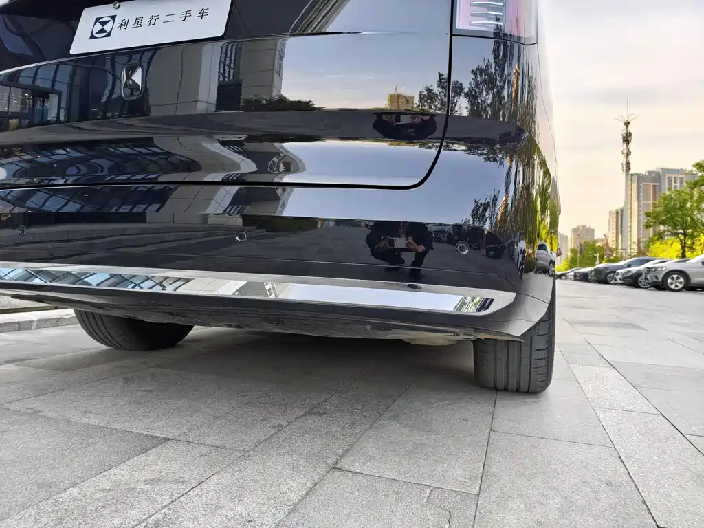 Zeekr 009 2024 7-Seater Aisle Edition AWD 108kWh