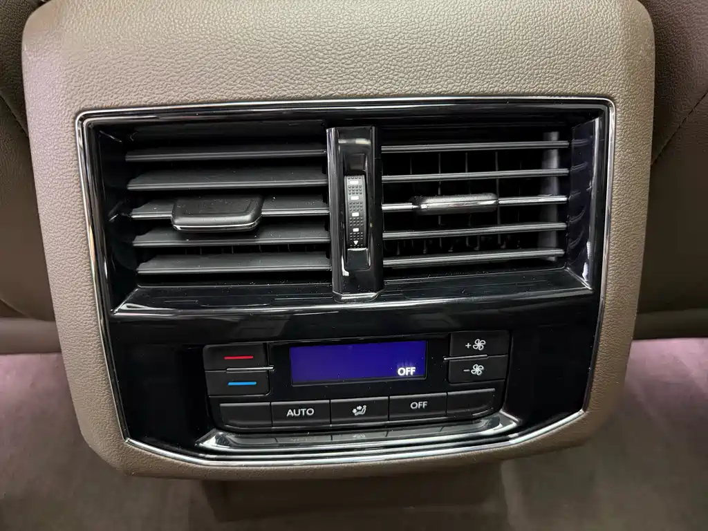 Viloran 2020 330TSI Luxury Edition