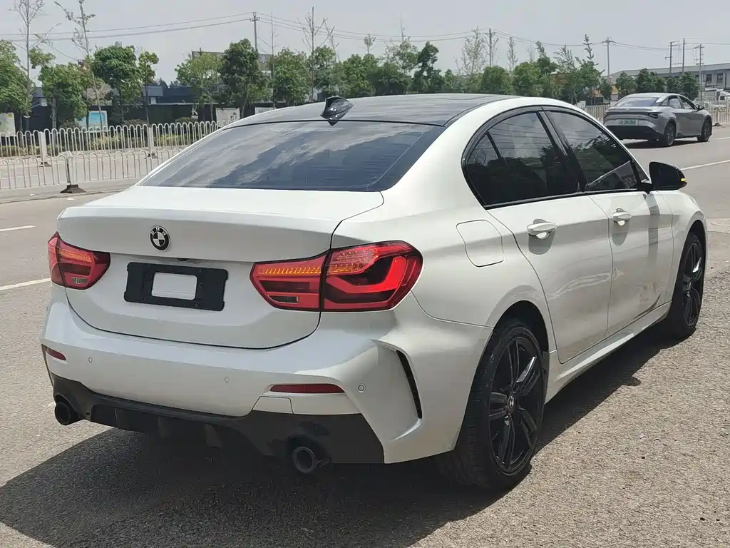 BMW 1 Series 2022 125i M Sport Night Edition