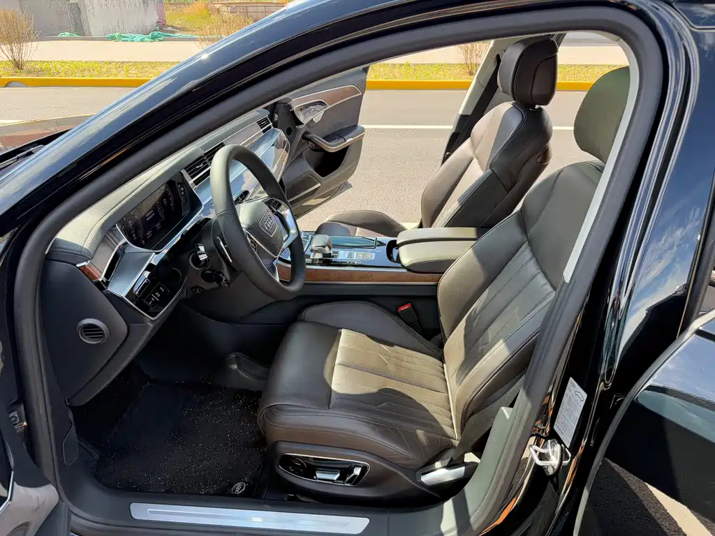 Audi A8L 55 TFSI quattro Luxury 2018