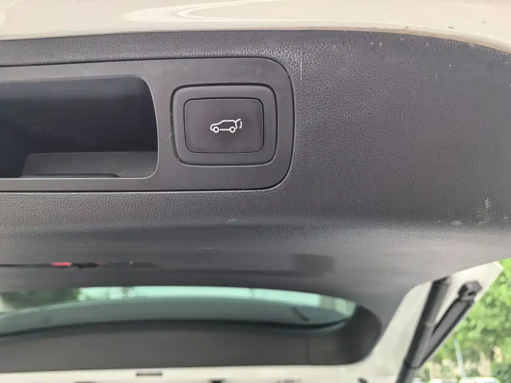 Roewe iMAX8 2021 400TGI Supreme Series Zunrong Edition