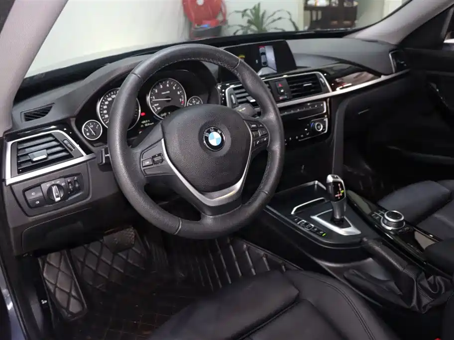 BMW 3 Series GT 2019 320i Fashion Edition