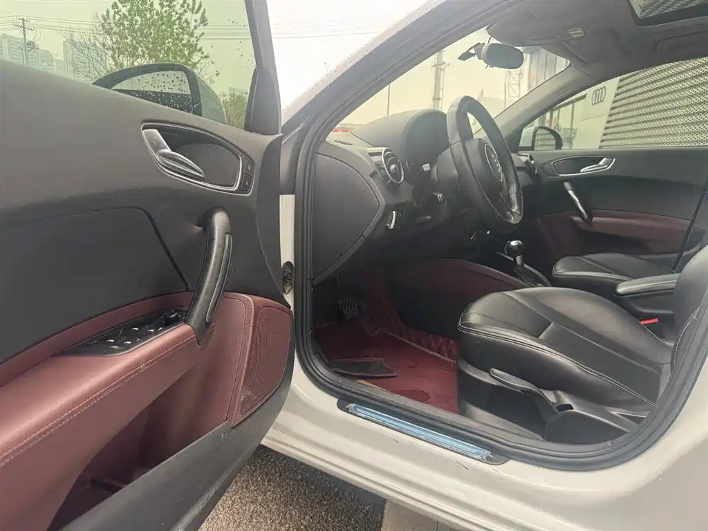 Audi A1 2013 30 TFSI Sportback Ego