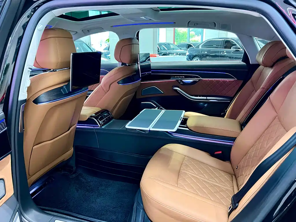 Audi A8L Horch Founder Edition Legend 2022