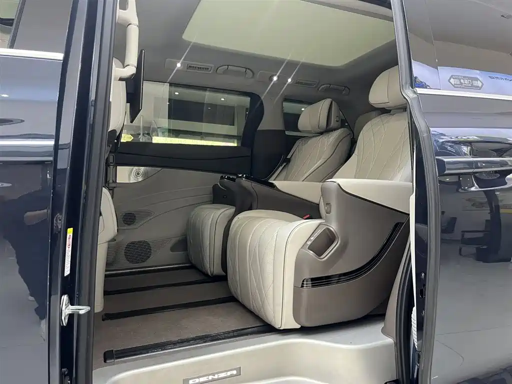 Denza D9 2022 DM-i 970 AWD Premium