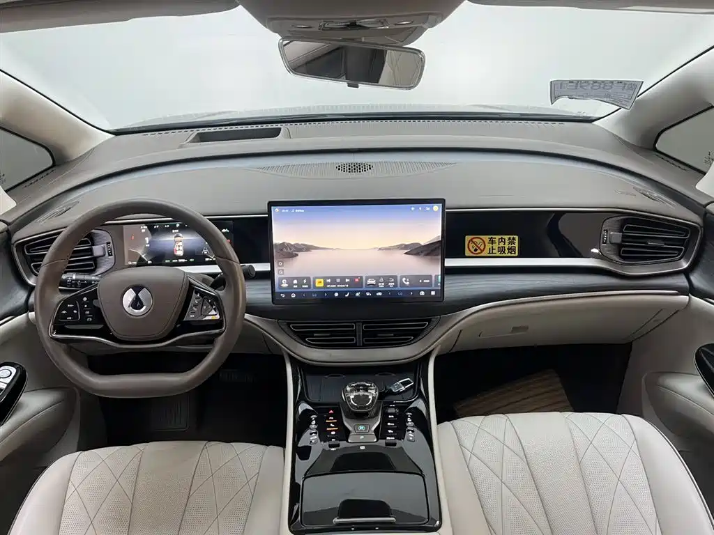 Denza D9 2022 DM-i 970 AWD Premium
