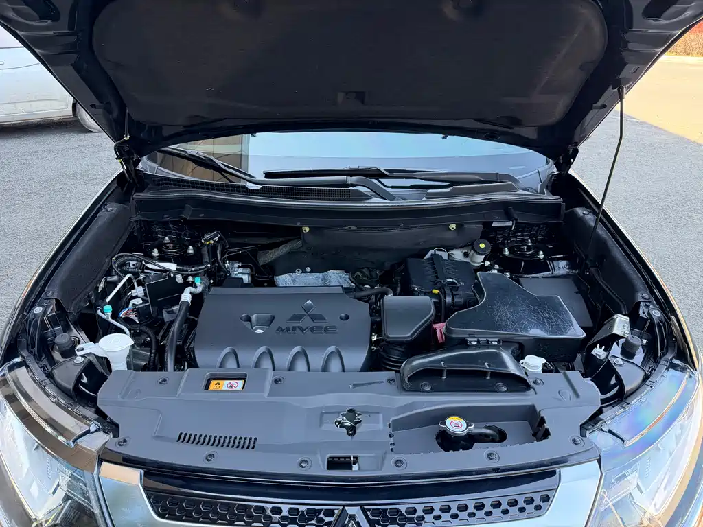Outlander 2021 2.0L FWD Enjoy Edition 5-Seater