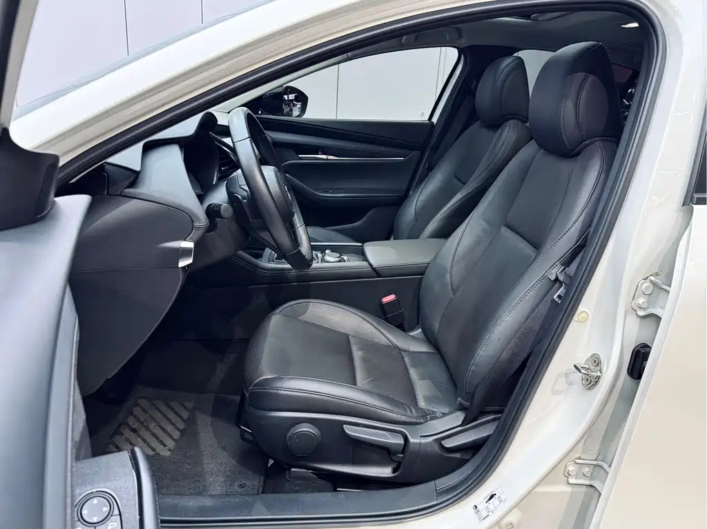 Mazda3 Axela 2022 2.0L Automatic Zhiya Obsidian Edition