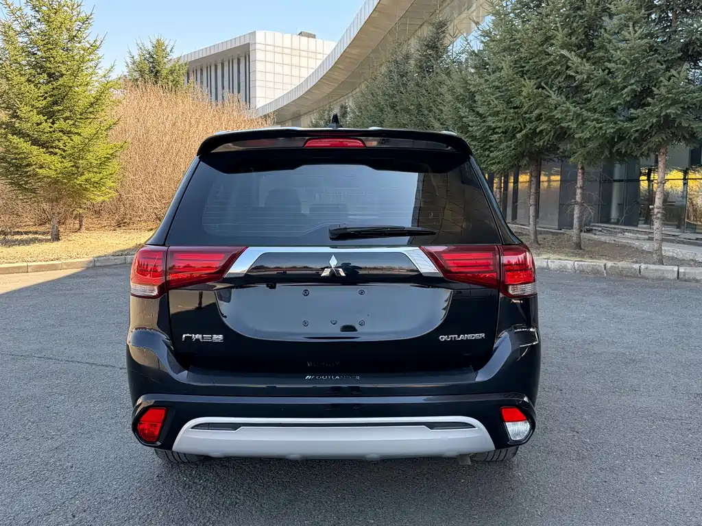 Outlander 2021 2.0L FWD Enjoy Edition 5-Seater