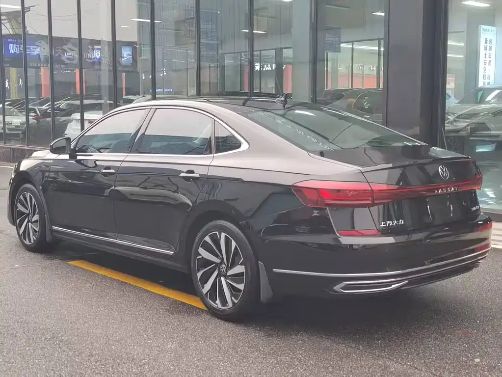 Volkswagen Passat 2022 330TSI Starlight Elite Edition
