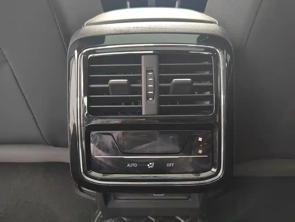 Volkswagen Passat 2022 330TSI Starlight Elite Edition