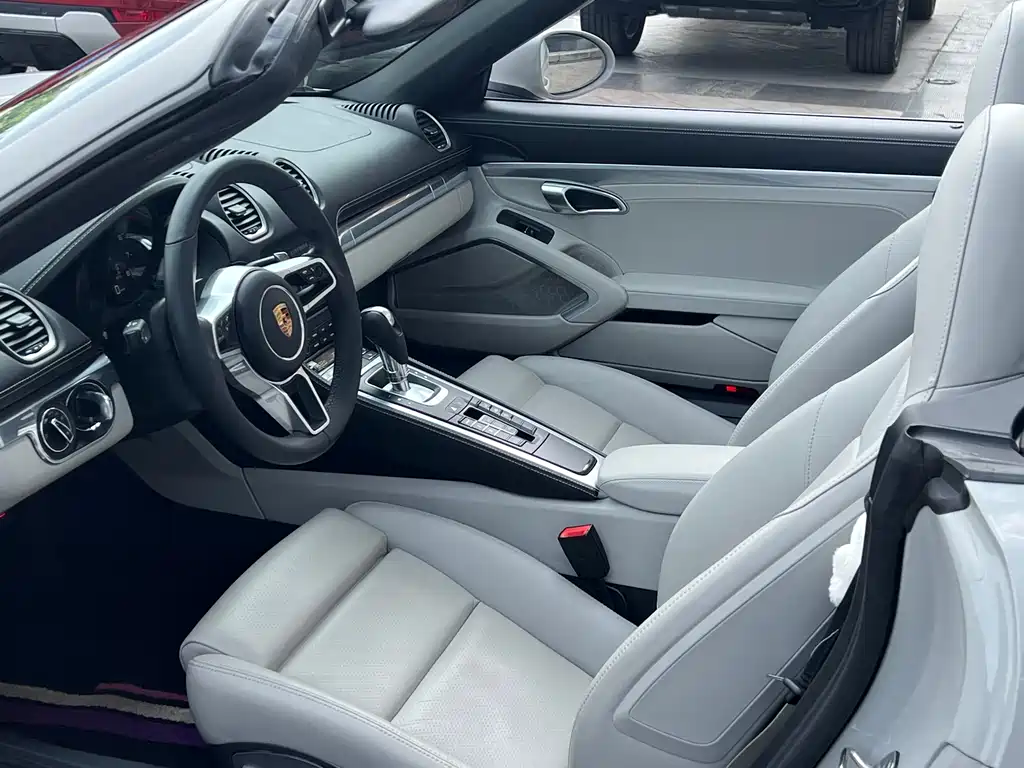 Porsche 718 Boxster