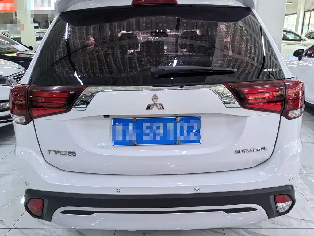 Outlander 2019 2.4L 4WD Zhi Xiang Edition 5-Seater China VI