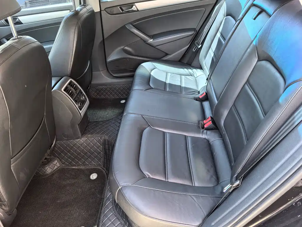 Volkswagen Passat 2015 1.8TSI DSG Zunjong Edition