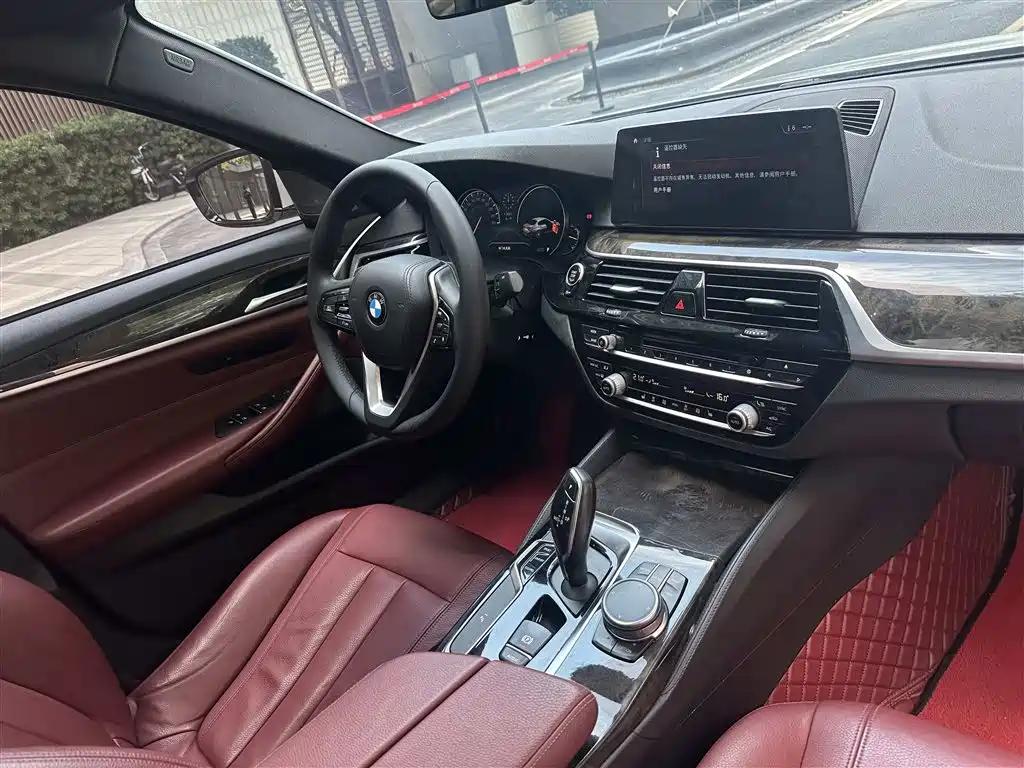 BMW 5 Series 2018 530Li Leading Edition M Sport Package