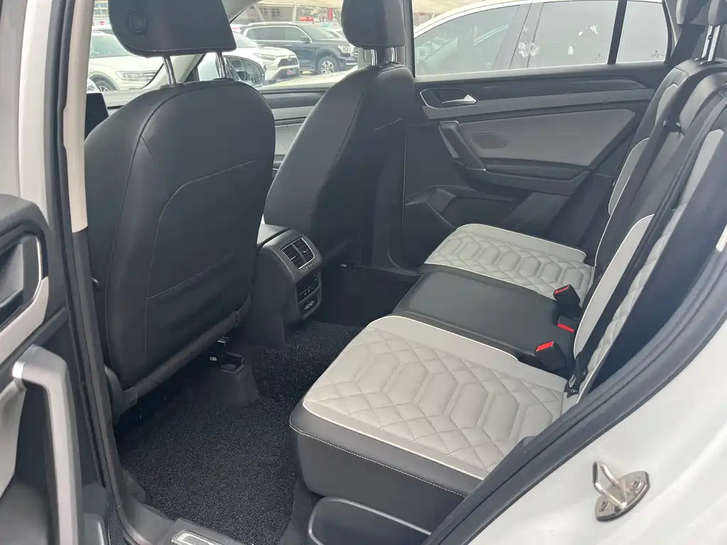 Tayron 2023 300TSI FWD Luxury Plus Advanced Edition