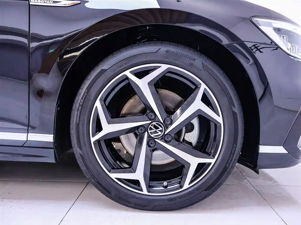 Magotan 2023 2 Million Edition 330TSI DSG Luxury