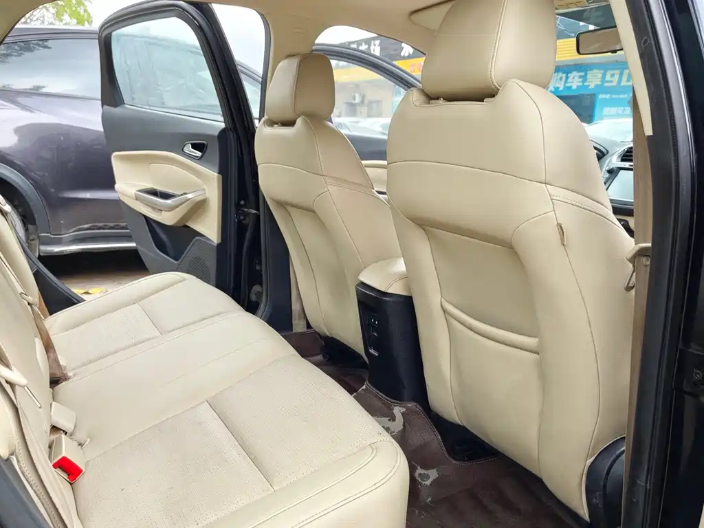 Ford Escort 2015 1.5L Automatic Fashion Edition
