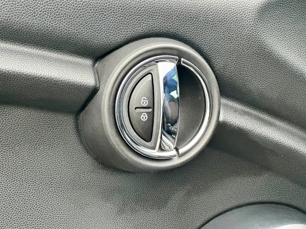 MINI 2016 1.2T ONE Pioneer