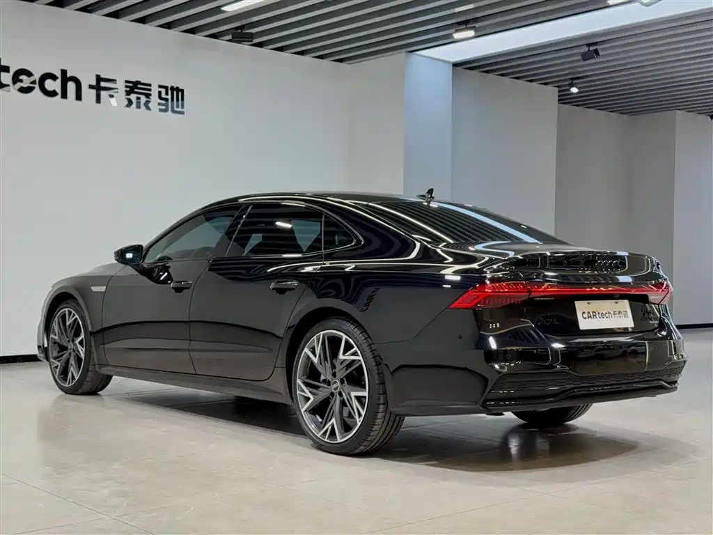 Audi A7L 2023 45 TFSI quattro S-line Black Warrior Edition