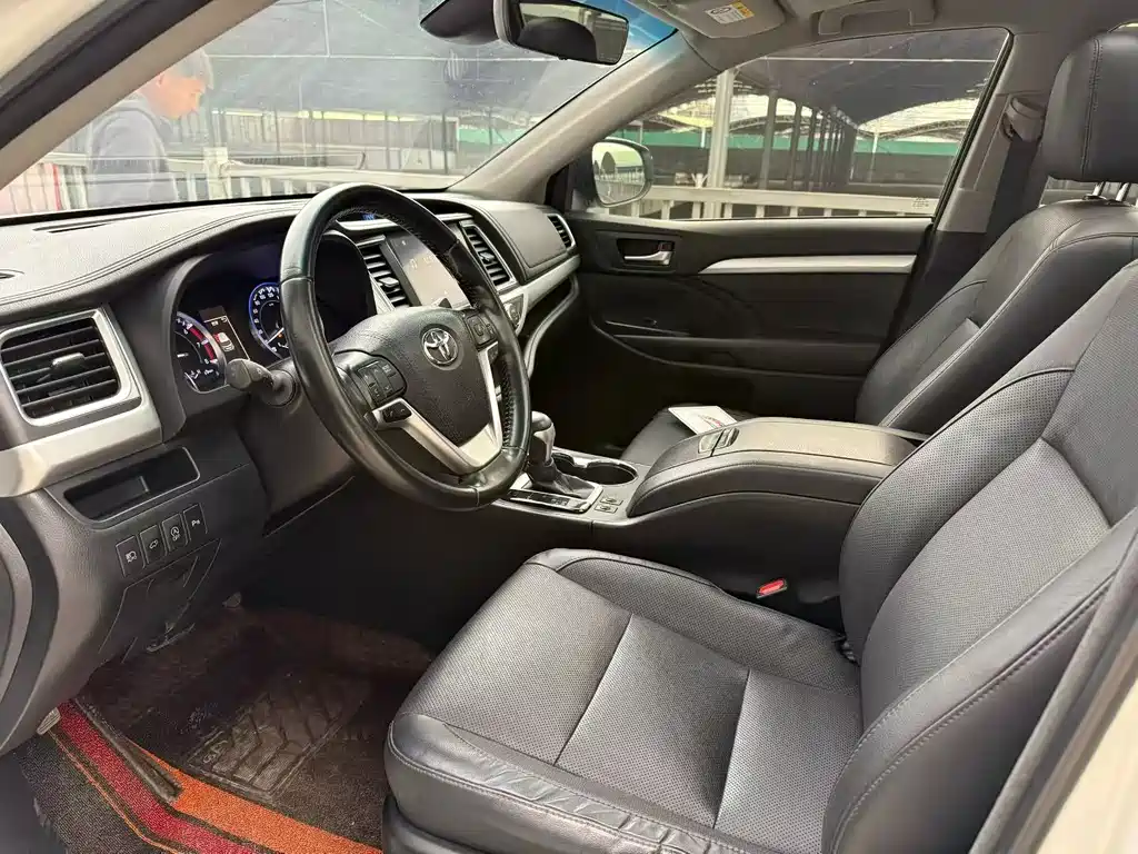 Highlander 2018 2.0T AWD Premium Edition 7-Seater China V