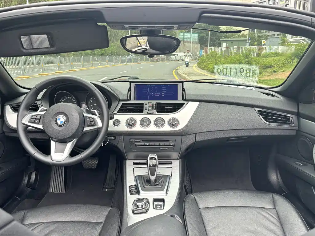 BMW Z4 2013 sDrive20i Leading Edition