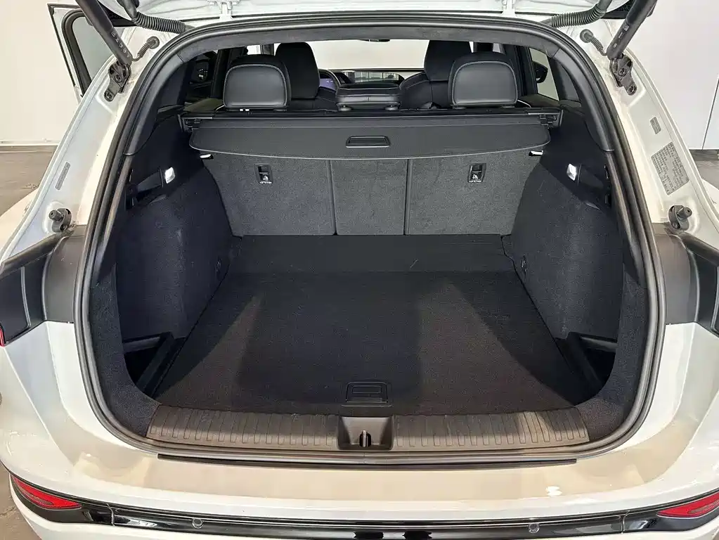 Audi Q6L e-tron 2026 Launch Navigator Edition