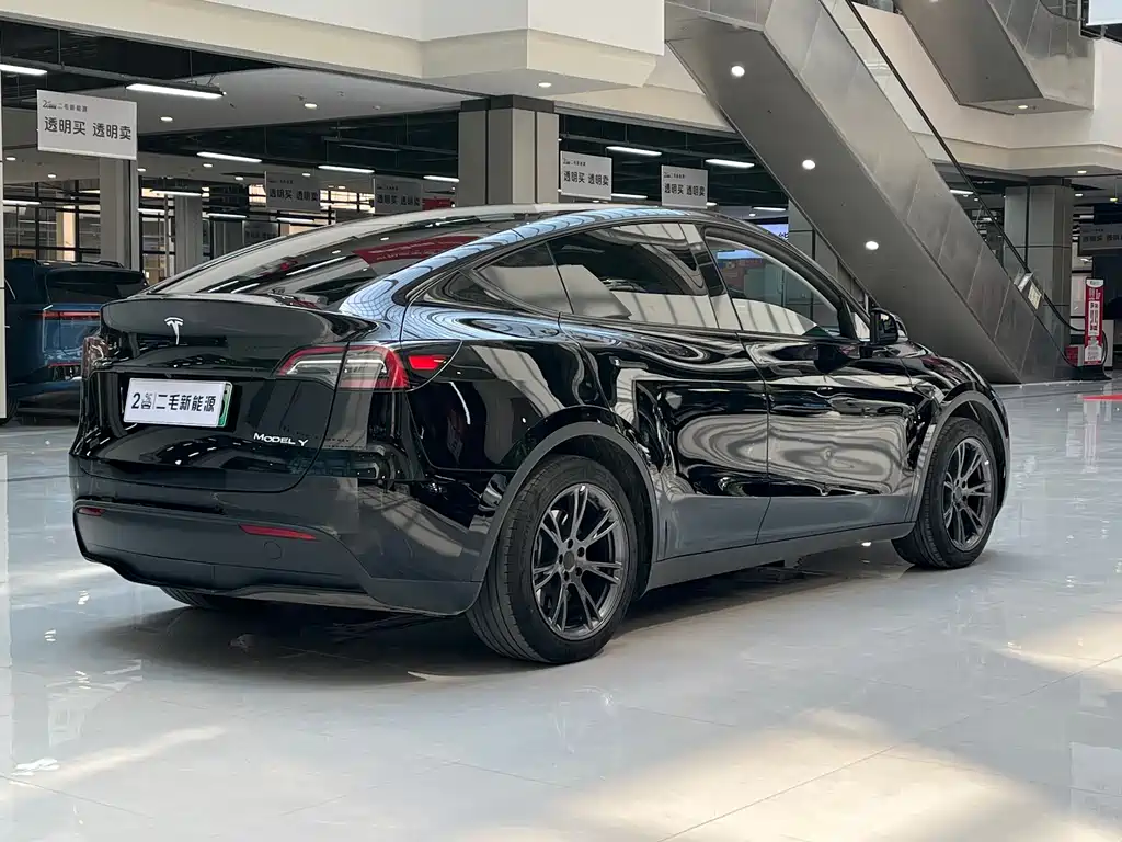 Tesla Model Y 2023 Rear-Wheel Drive