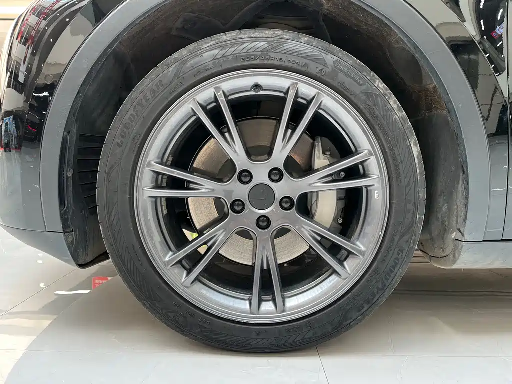 Tesla Model Y 2023 Rear-Wheel Drive