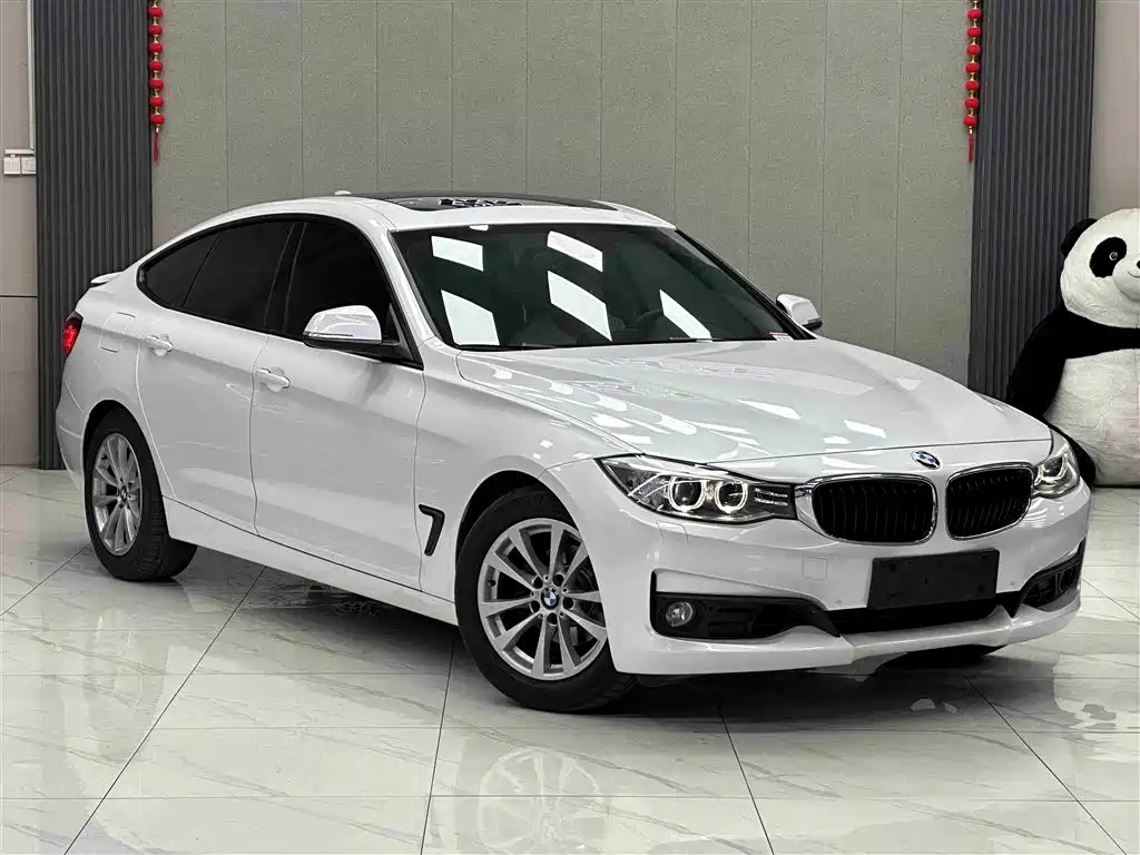 BMW 3 Series GT 2016 320i Fashion Edition