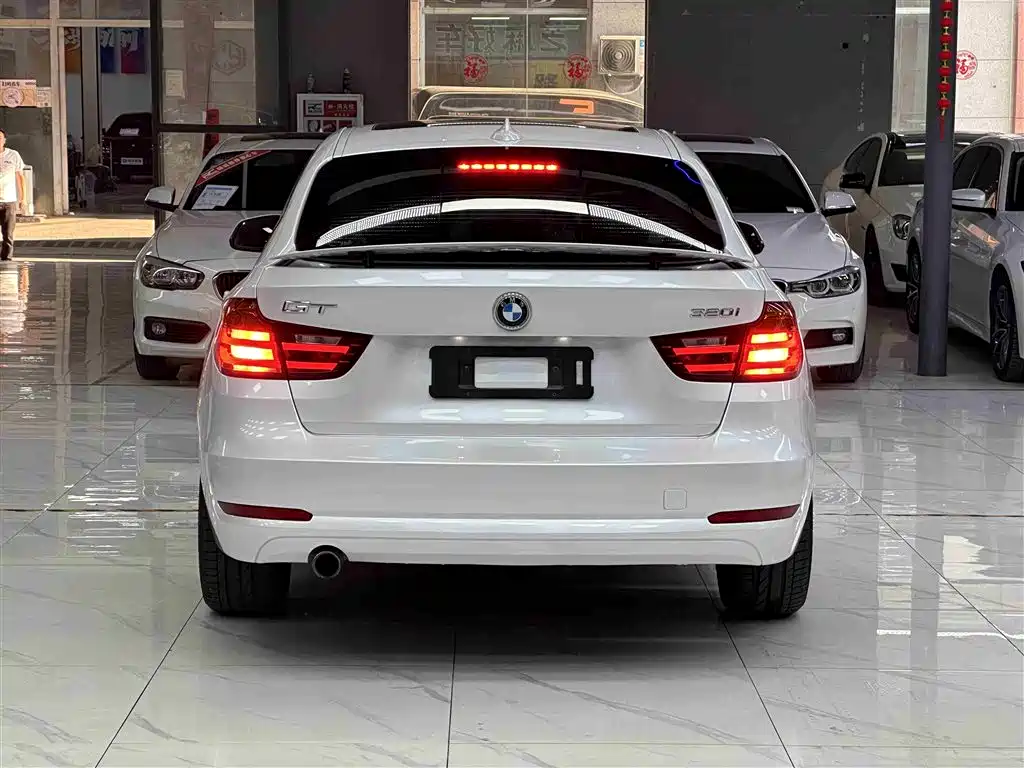 BMW 3 Series GT 2016 320i Fashion Edition