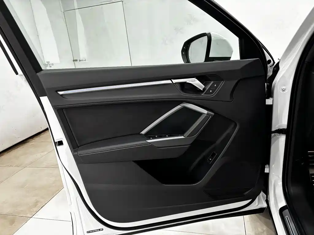 Audi Q3 2024 40 TFSI Fashion Dynamic Edition