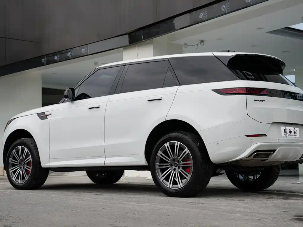 Range Rover Sport 2024 400PS Dynamic SE