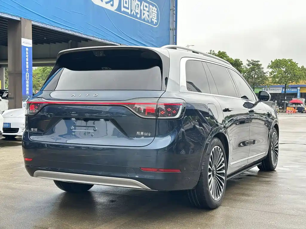 AITO M9 EREV Ultra 2025 6-Seater 52kWh 192-Line LiDAR